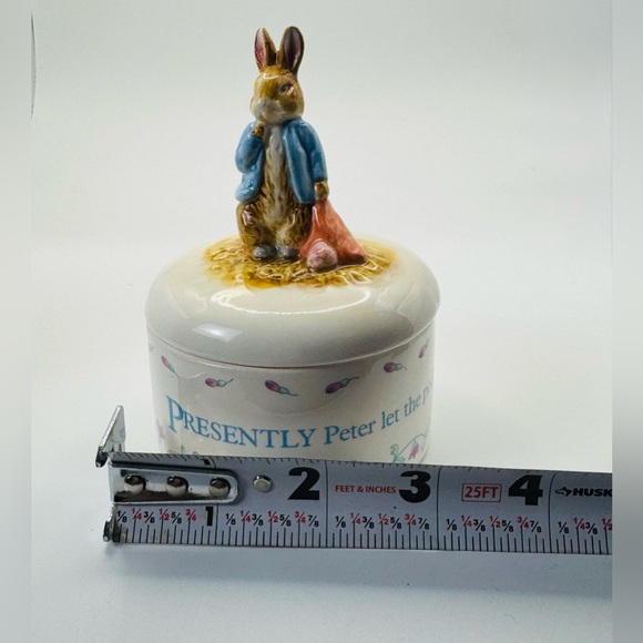 Vintage Easter - Beatrix Potter Peter Rabbit Ceramic Trinket Box w/ Lid - Picture 7 of 11